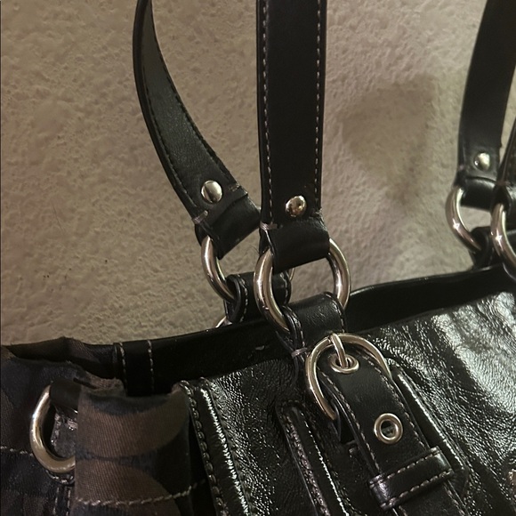 Coach Black Signature Shoulder Bag - Picture 3 of 11